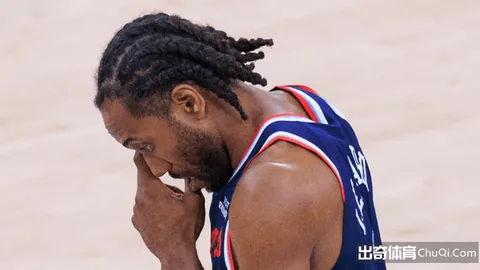 林良铭场上动作解析：非有意踩踏，鞋底无反光，抬脚合规无过界